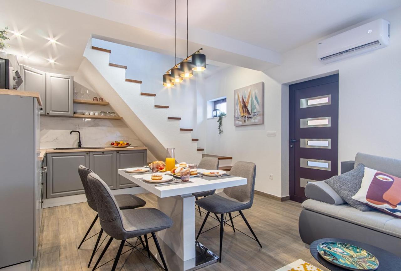 Su Casa - at Kastela OldTown Apartment Bagian luar foto
